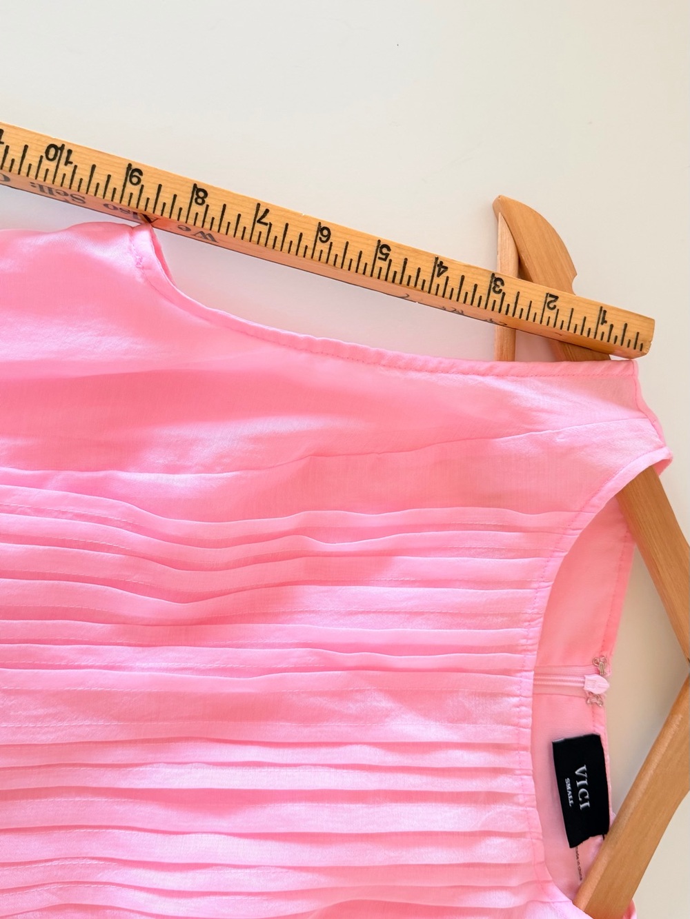 Vici Light Pink Pleated Sleeveless Dress - Picture 5 of 16